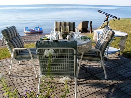 Terrace/patio. Omstead's On Erie