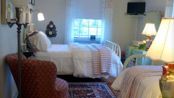 Triple Room (Patriquin Suite) | Premium bedding, desk, iron/ironing board, free WiFi