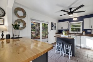 Angel's Landing Suite | Private kitchen