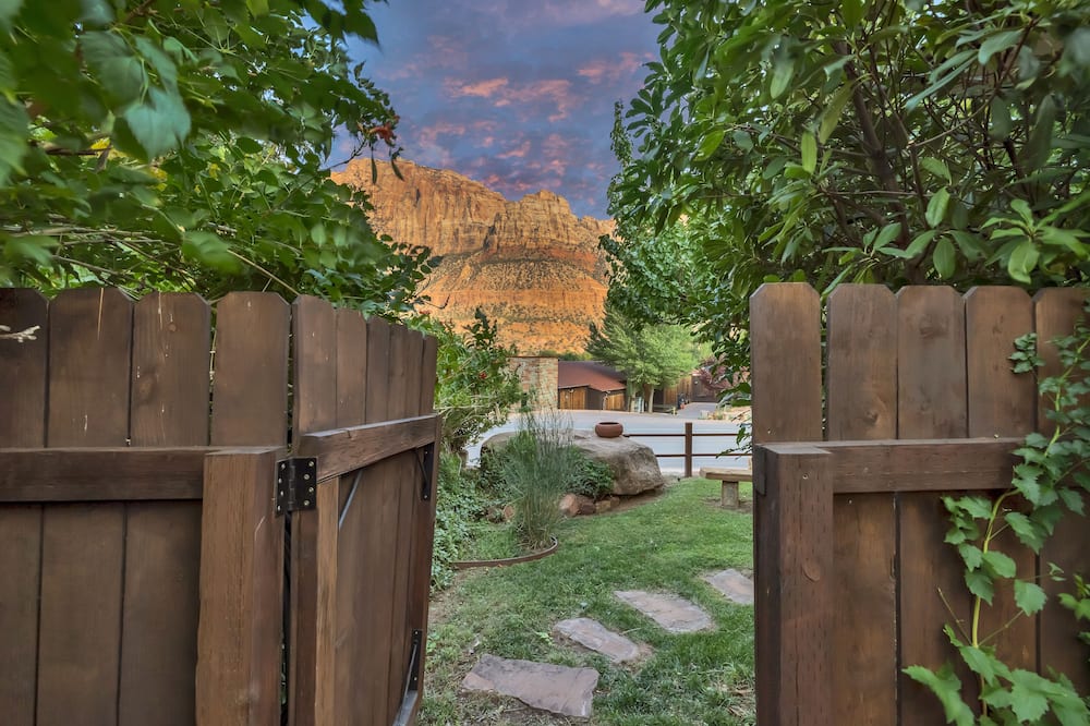 Red Rock Inn