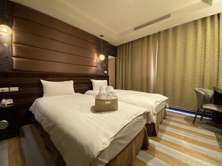 Design Double or Twin Room | Premium bedding, down comforters, individually furnished, desk