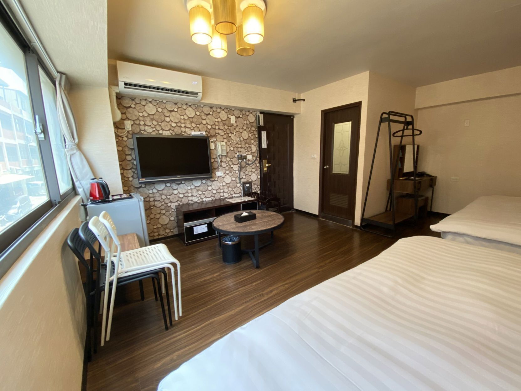 Ropa de cama de alta calidad, cubrecamas y muebles diferentes 