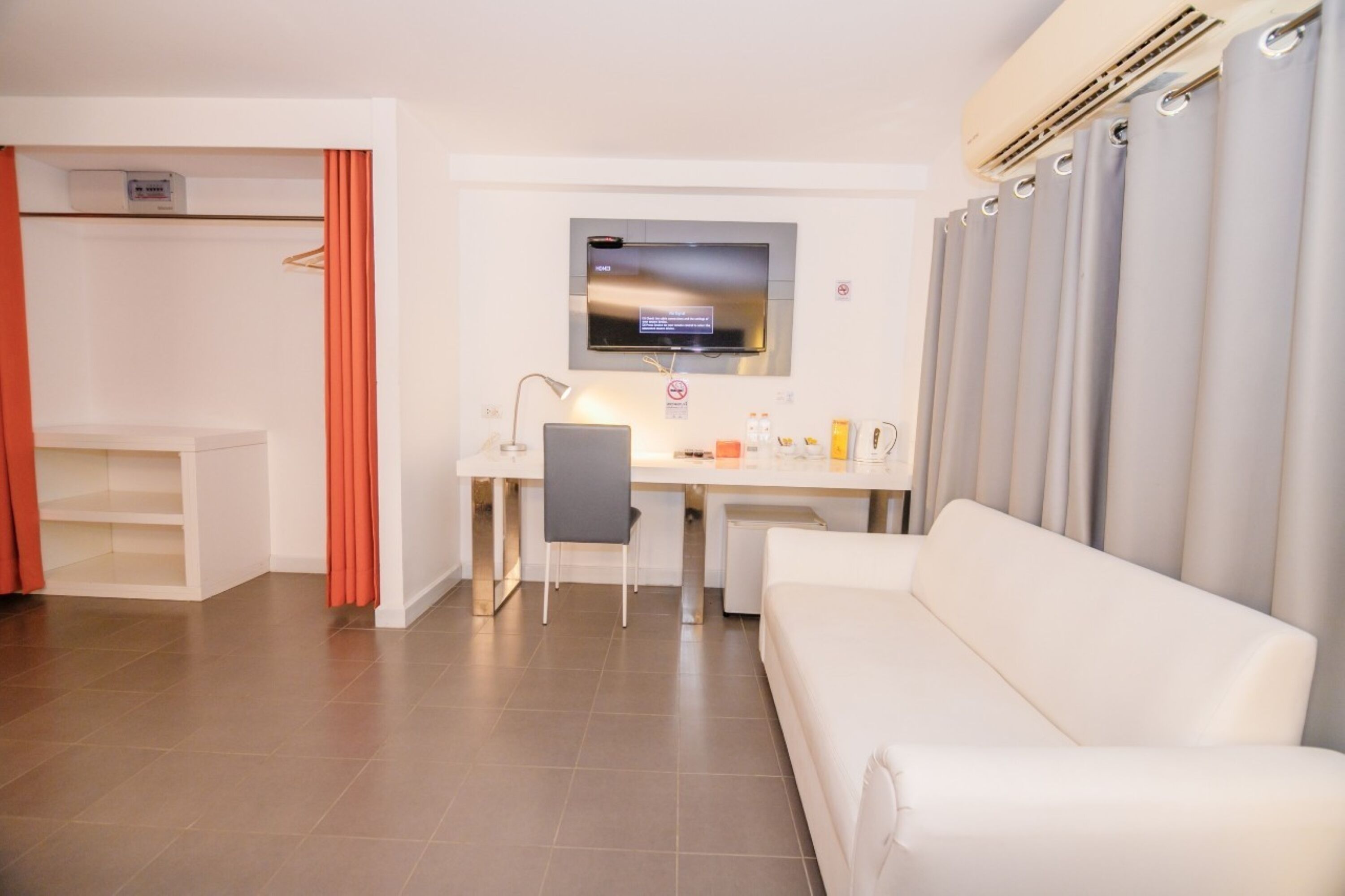 deluxe double room | desk, free wifi, bed sheets