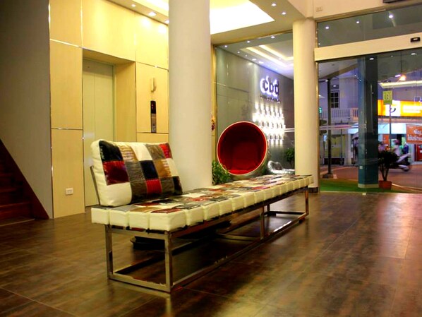 Lobby sitting area - CBD Hotel Suratthani (Surat Thani)