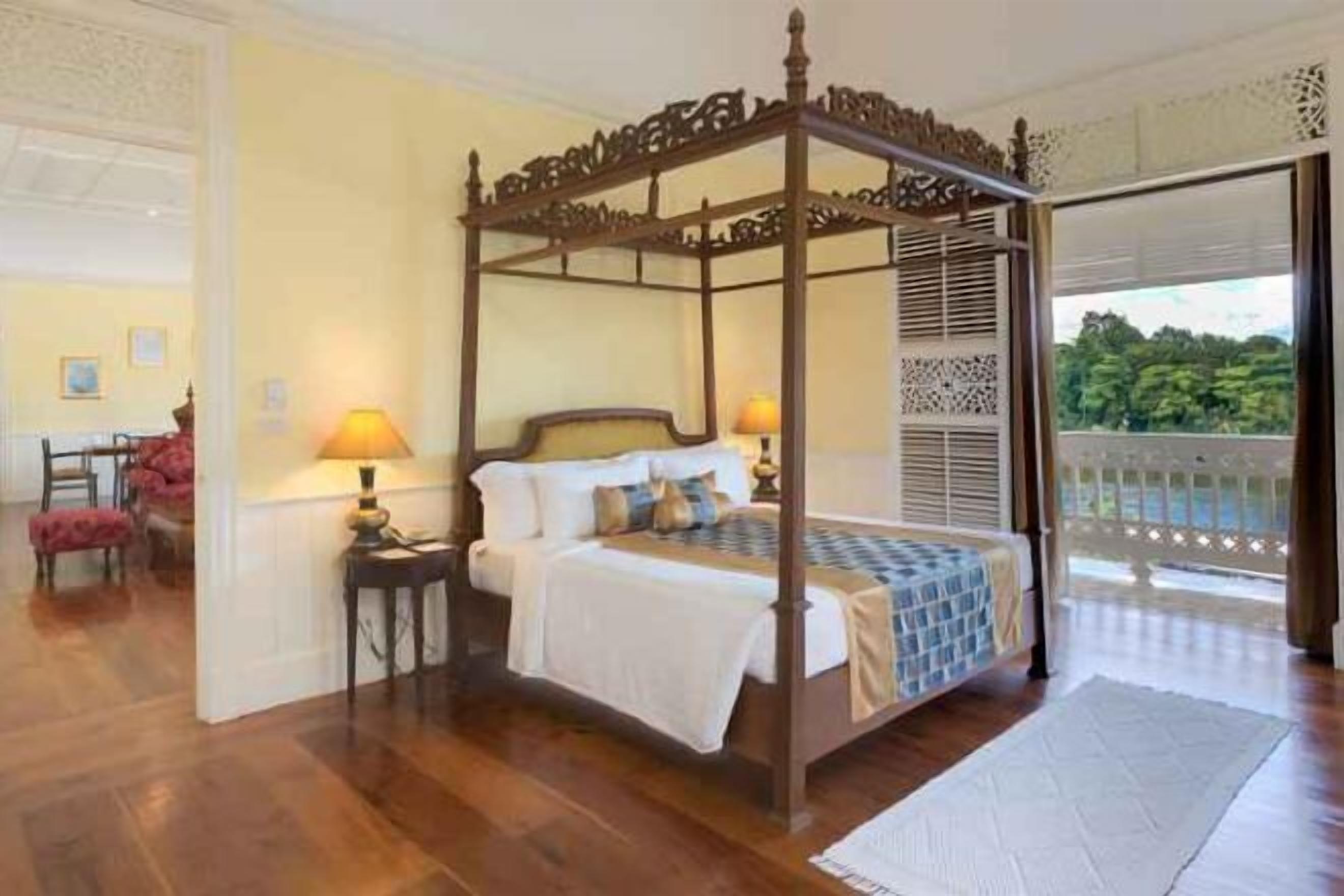 Minibar, in-room safe, individually decorated, desk