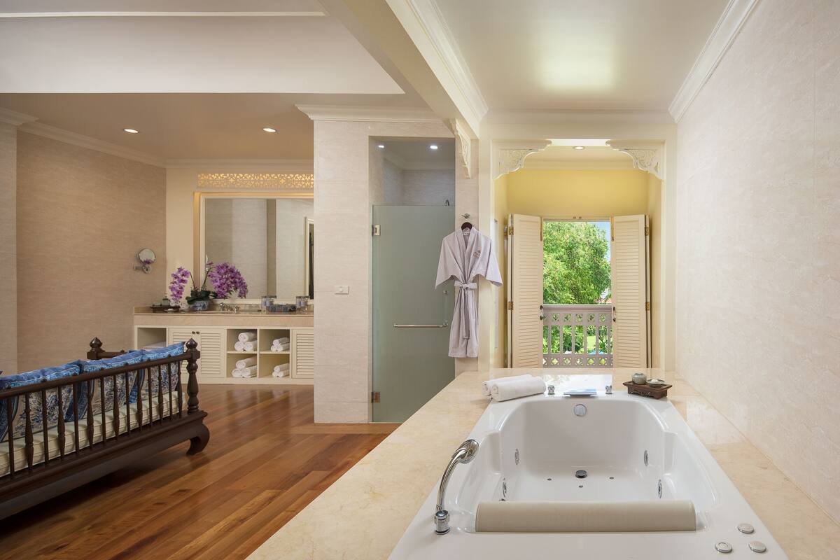 presidential suite | bathroom | separate bathtub and shower, deep-soaking bathtub, rainfall showerhead