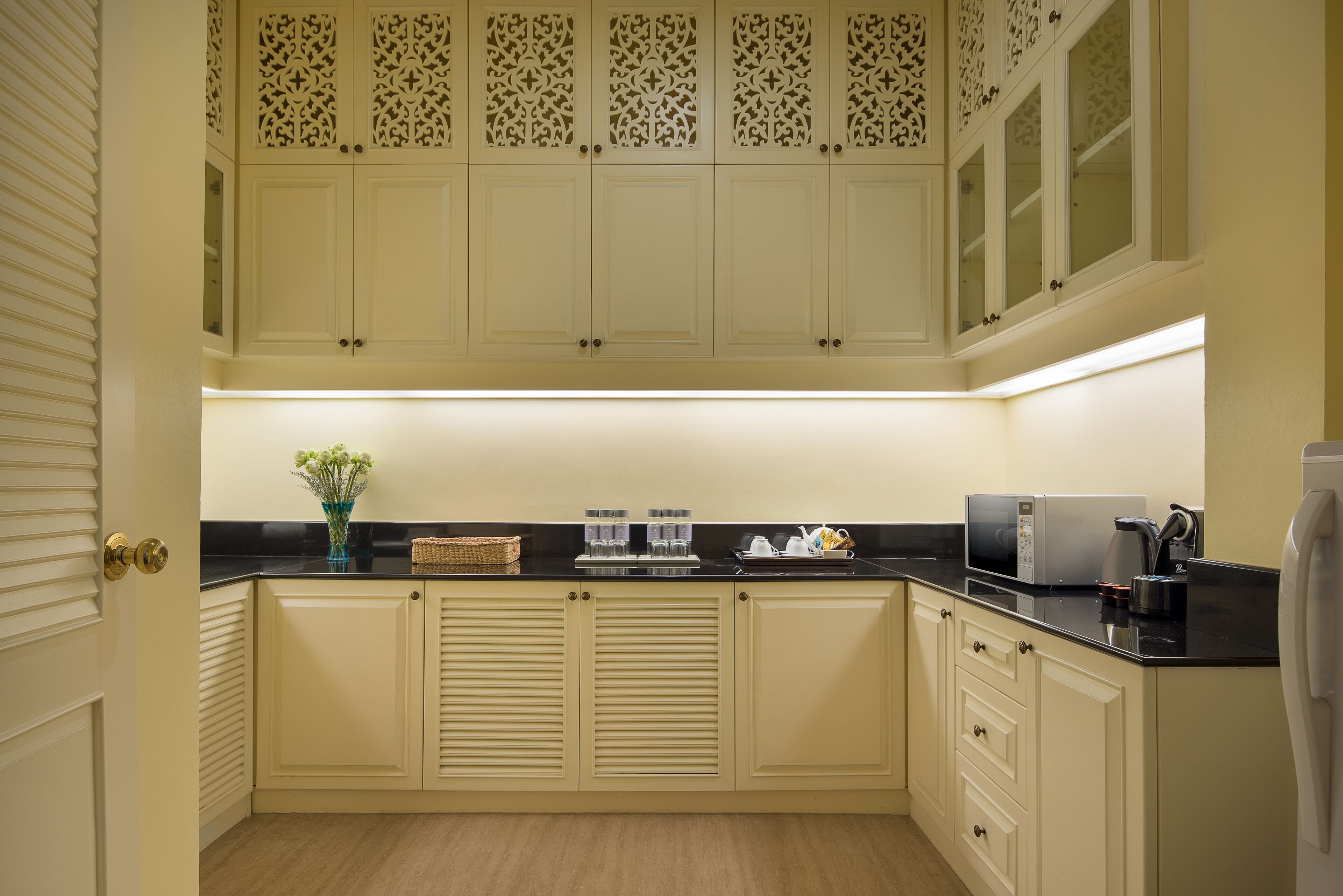 presidential suite | private kitchenette | mini-fridge, coffee/tea maker, electric kettle