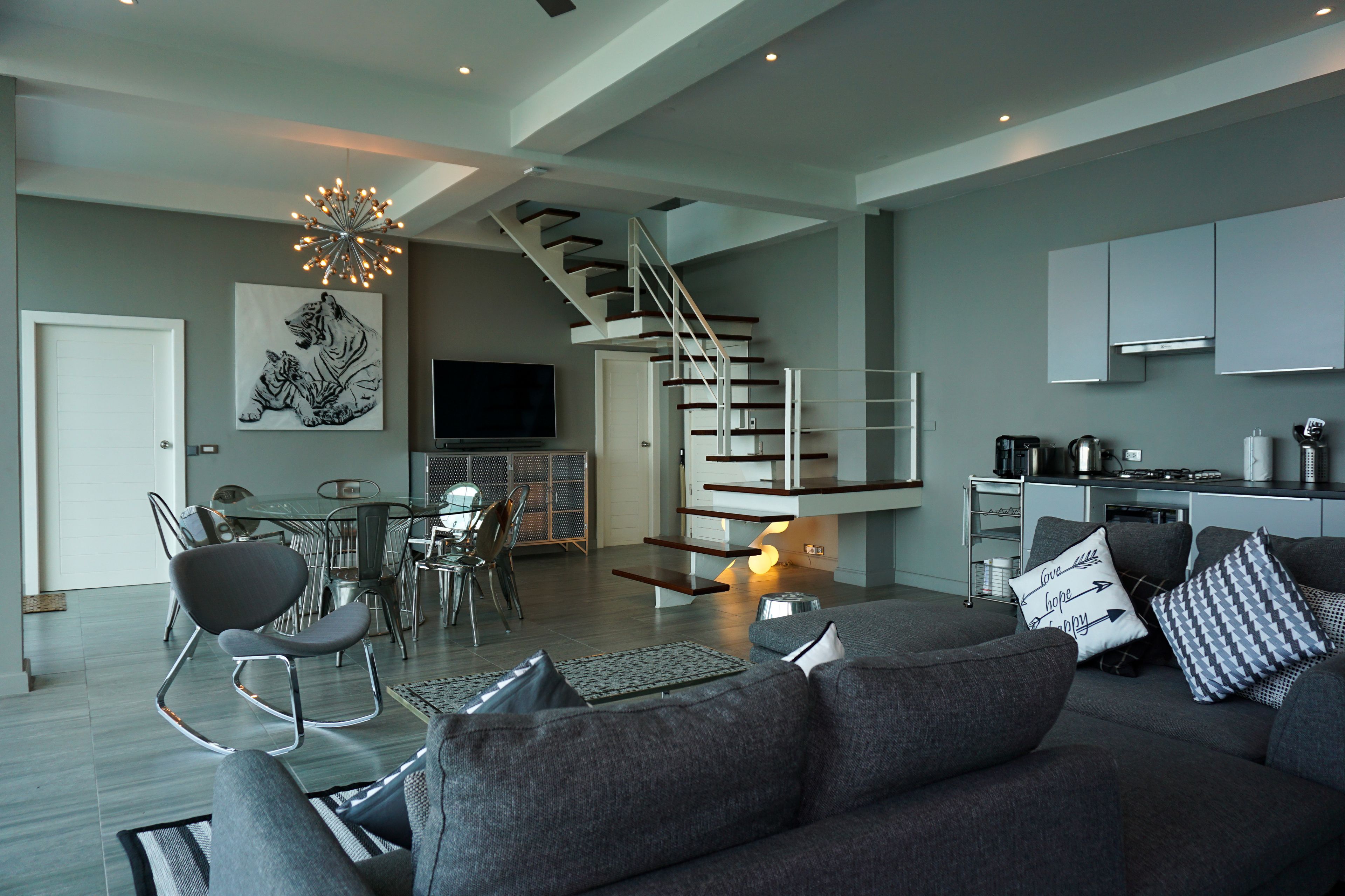 Luxury Triple Room, 3 Bedrooms, Ensuite, Ocean View | Living area | 40-inch flat-screen TV with satellite channels, LED TV, iPod dock