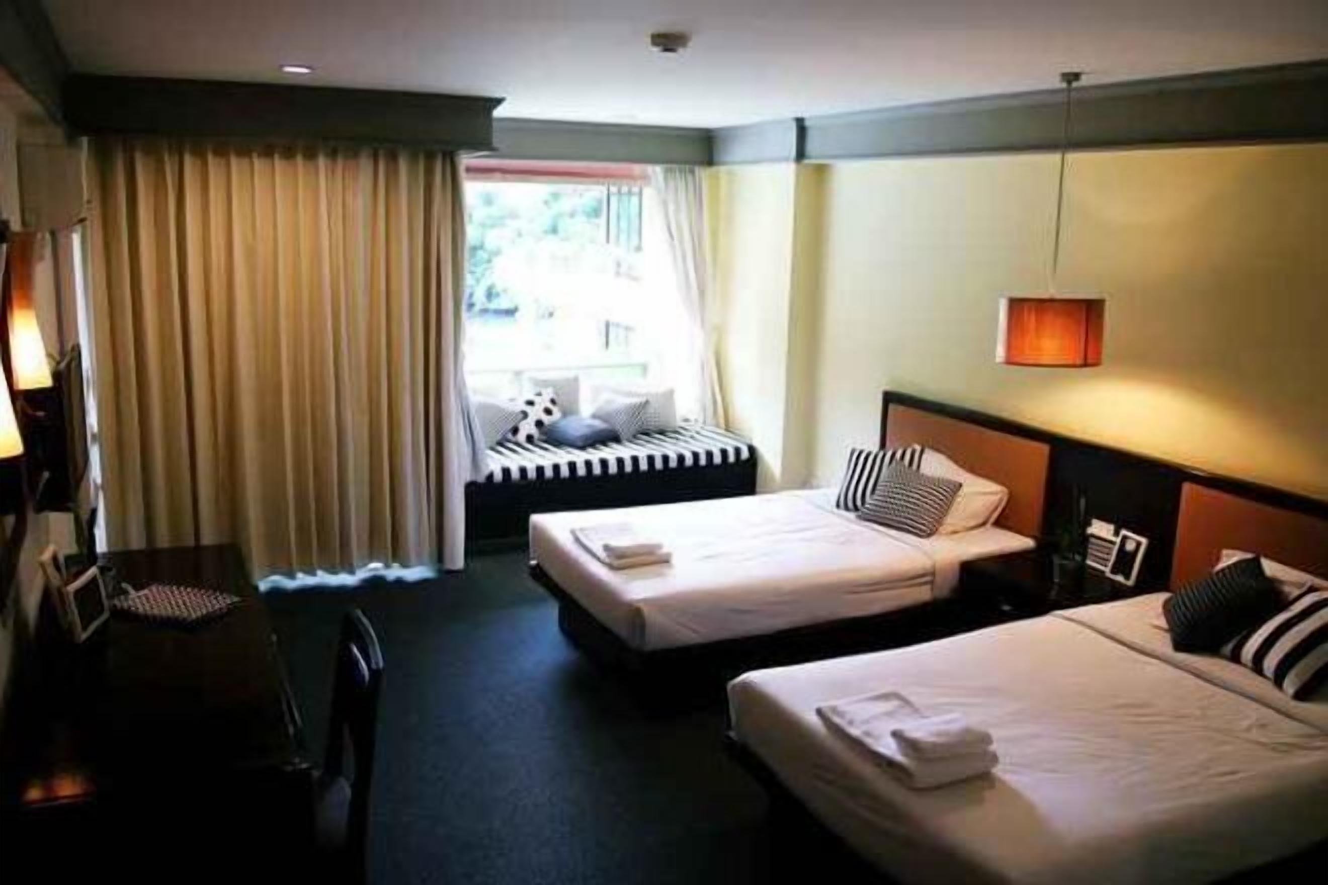 Minibar, in-room safe, desk, free WiFi