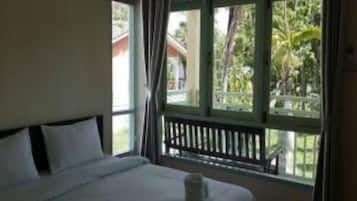 Habitación familiar (Family Raft Room) | Escritorio, camas supletorias, wifi gratis y ropa de cama