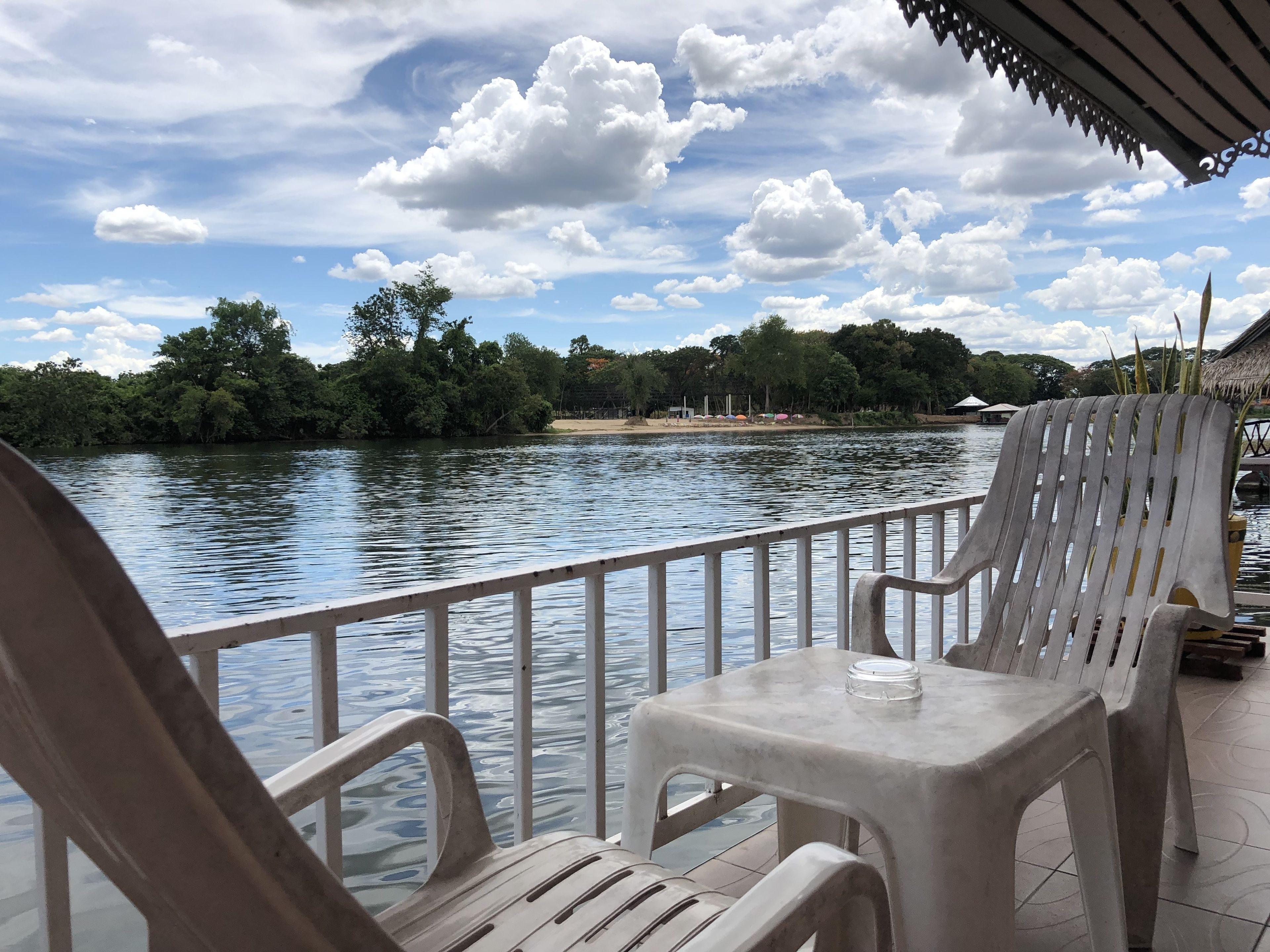 Deluxe Room, River View (Deluxe River View Raft) | Meja, katil lipat simpan/tambahan, Wi-fi percuma, cadar katil 