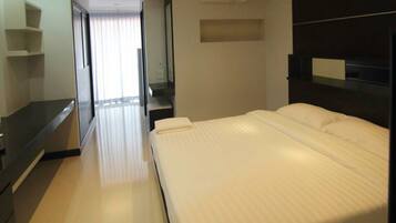 Habitación estándar, 1 cama doble, vistas a la ciudad | Minibar, escritorio, wifi gratis