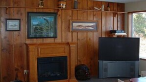 Interior - Tofino Swell Lodge (Tofino)