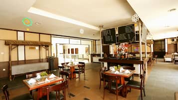 每日供应自助式早餐(每人 IDR 73000)