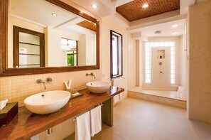 Punta Mare | Bathroom | Shower, free toiletries, hair dryer, bidet - Signature Boracay Punta Rosa formerly Punta Rosa Boutique Hotel (Boracay Island)