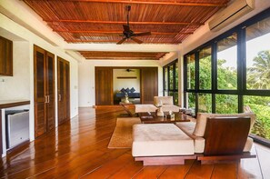 Punta Amo | Living area - Signature Boracay Punta Rosa formerly Punta Rosa Boutique Hotel (Boracay Island)