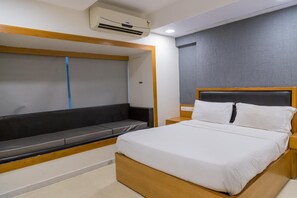 書桌、熨斗/熨衣板、免費無線上網