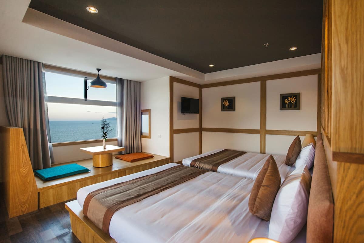 Minibar, in-room safe, free WiFi, bed sheets