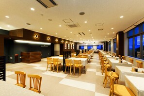 Frühstück und Abendessen, Blick aufs Meer 