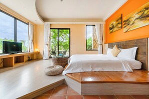 King Room with Garden View | Desk, blackout drapes, soundproofing, free WiFi