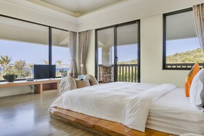 Ocean View King Room | Desk, blackout curtains, soundproofing, free WiFi - Southern Sun Homestay North (Hengchun)