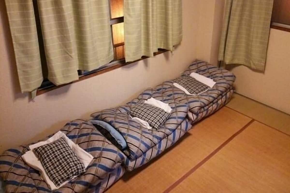 客房内保险箱、熨斗/熨板、免费 WiFi、床单