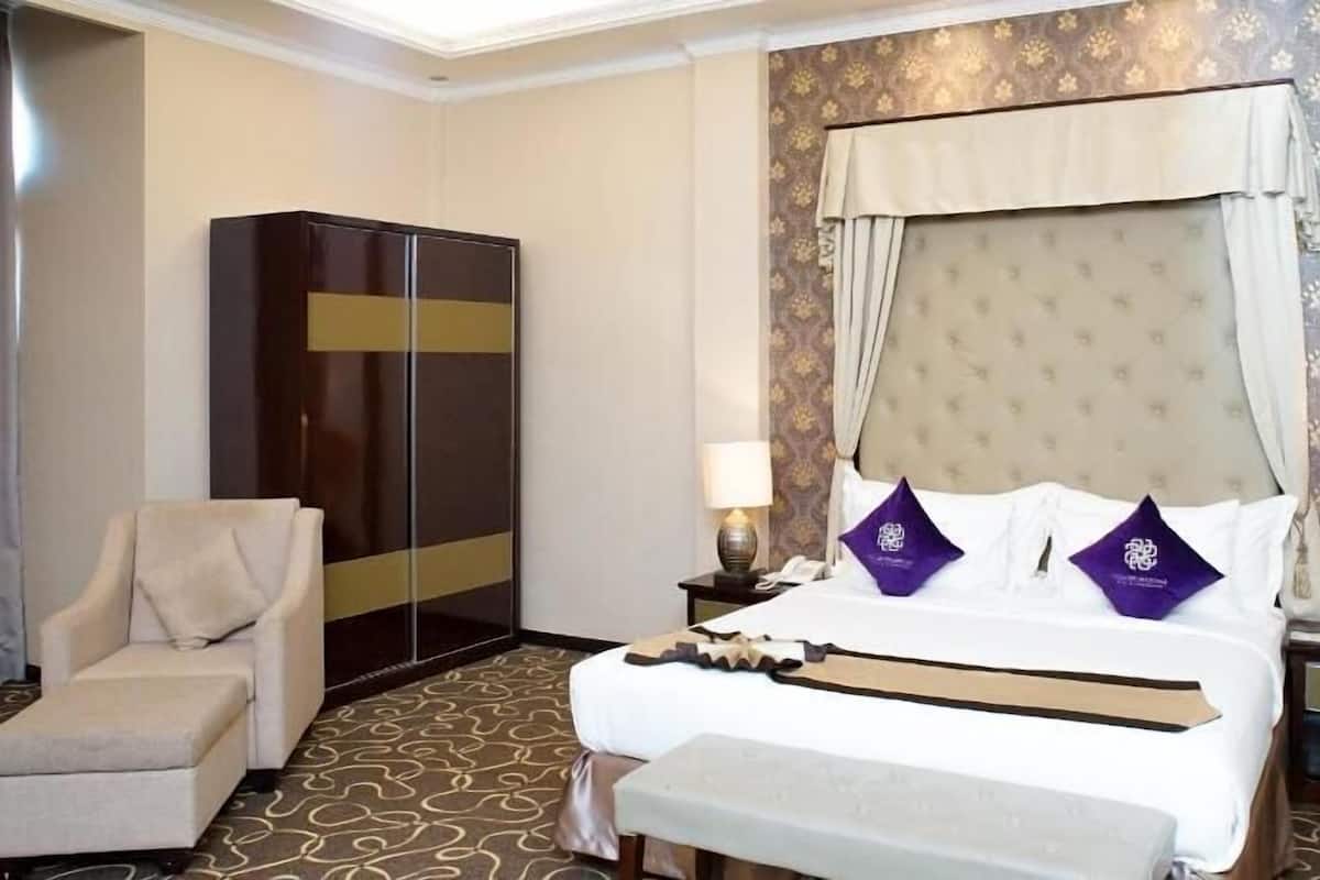 Premium bedding, free WiFi