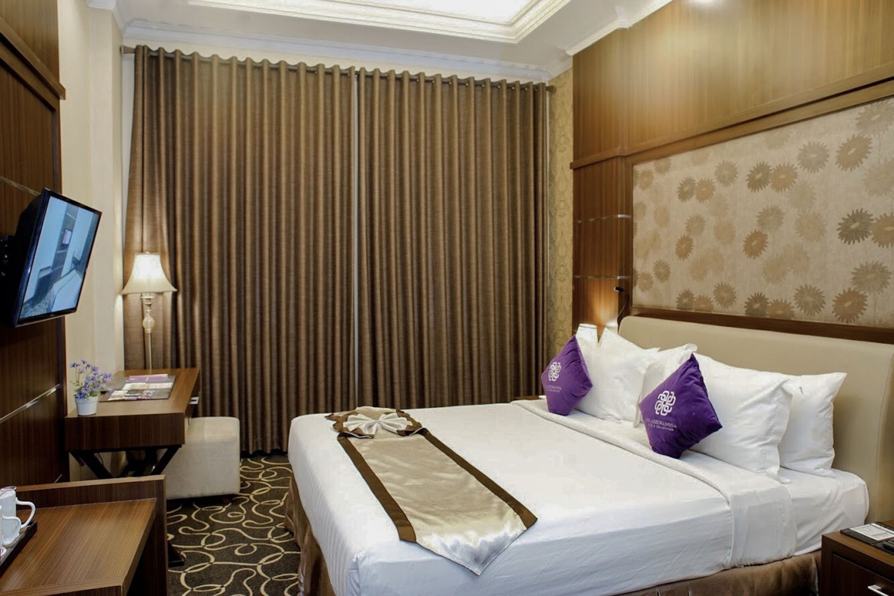 Premium bedding, free WiFi