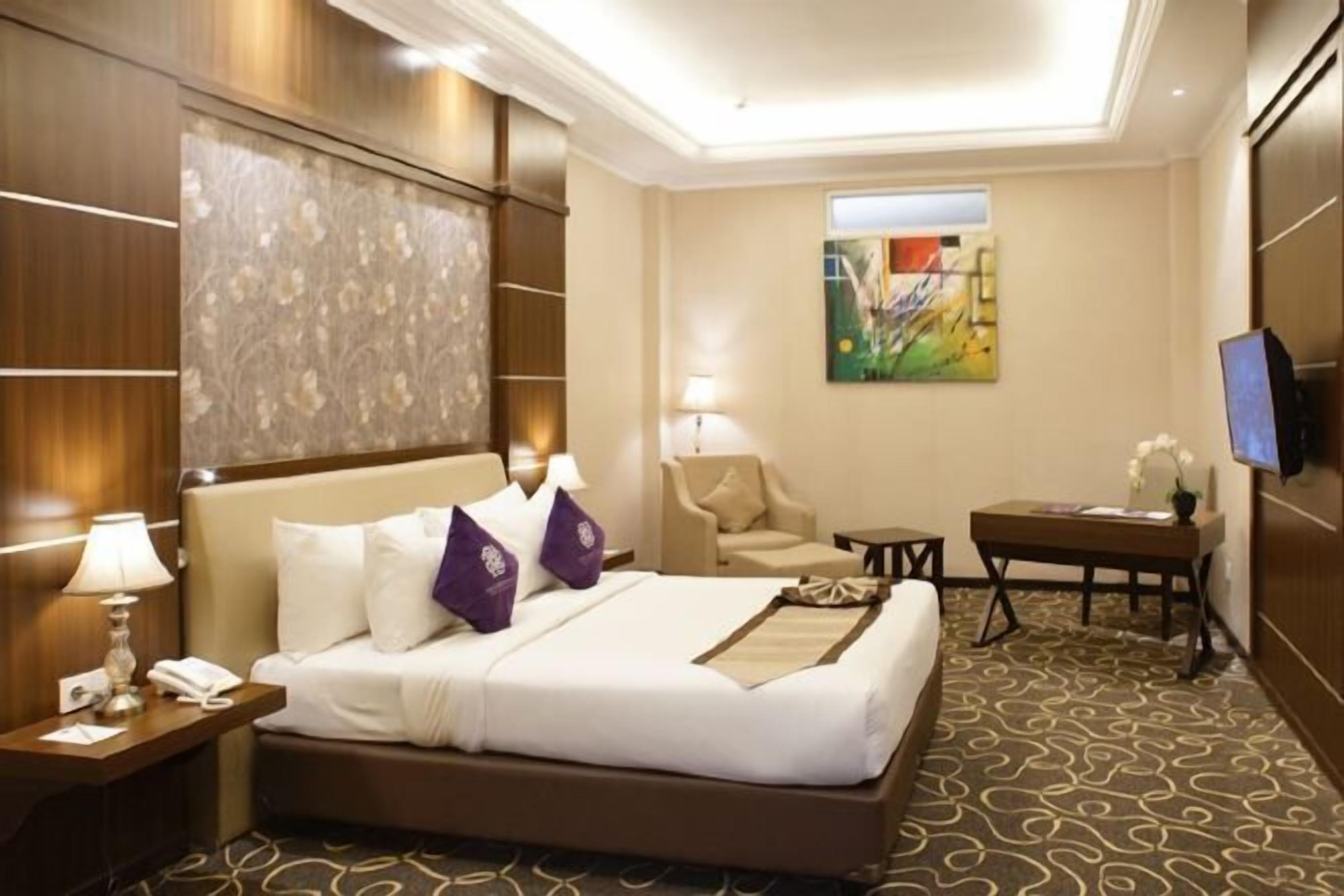 Premium bedding, free WiFi