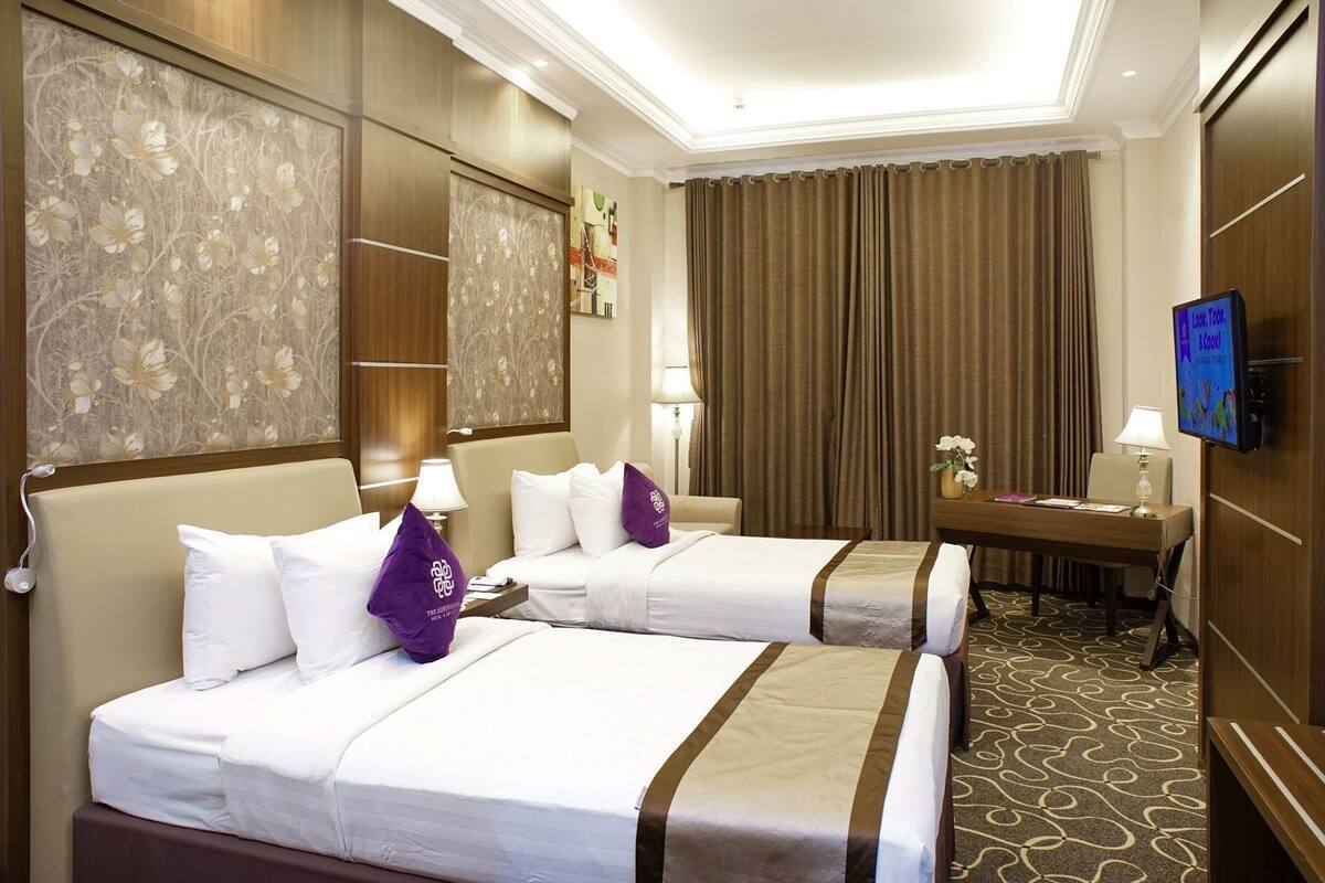 Premium bedding, free WiFi