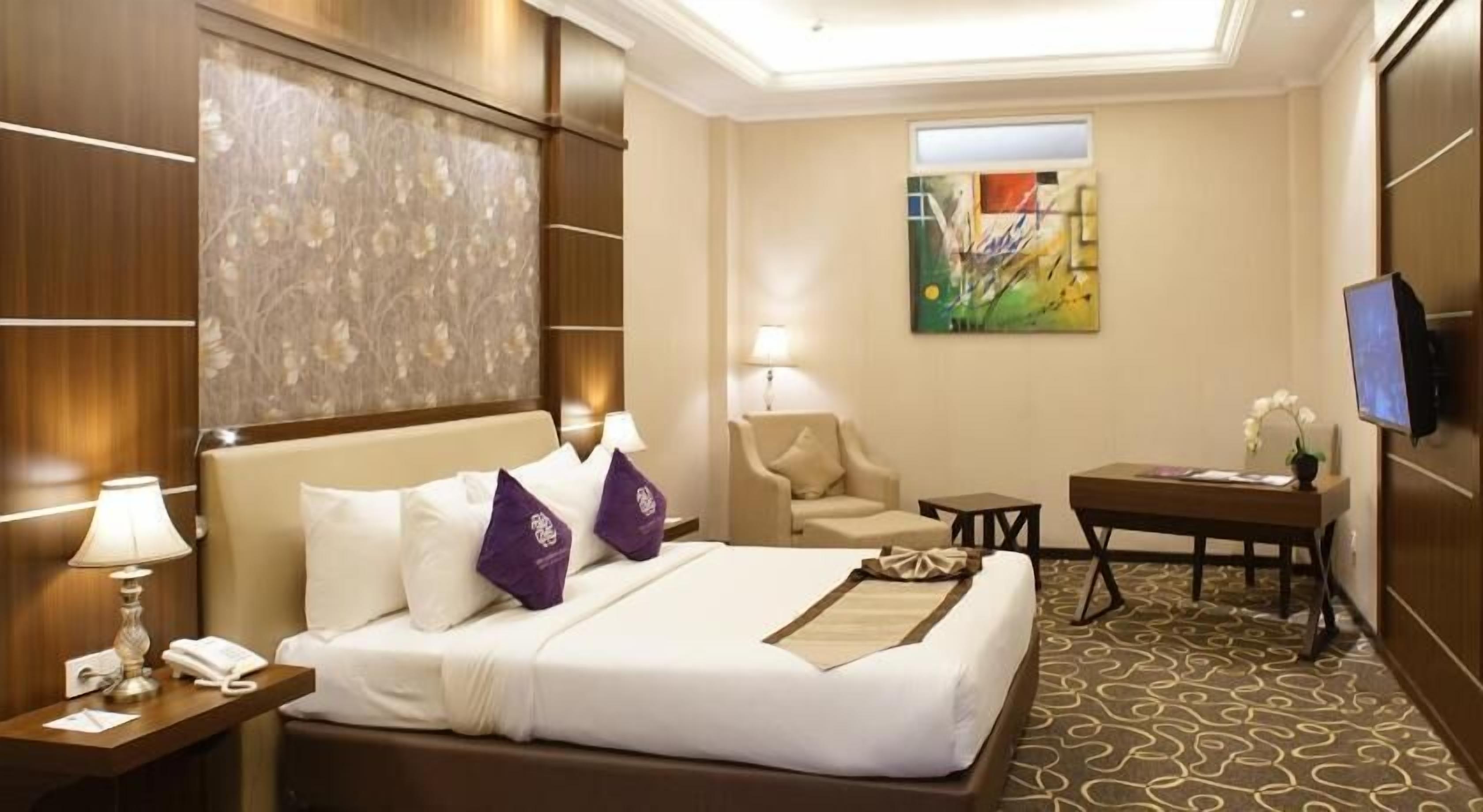 Premium bedding, free WiFi