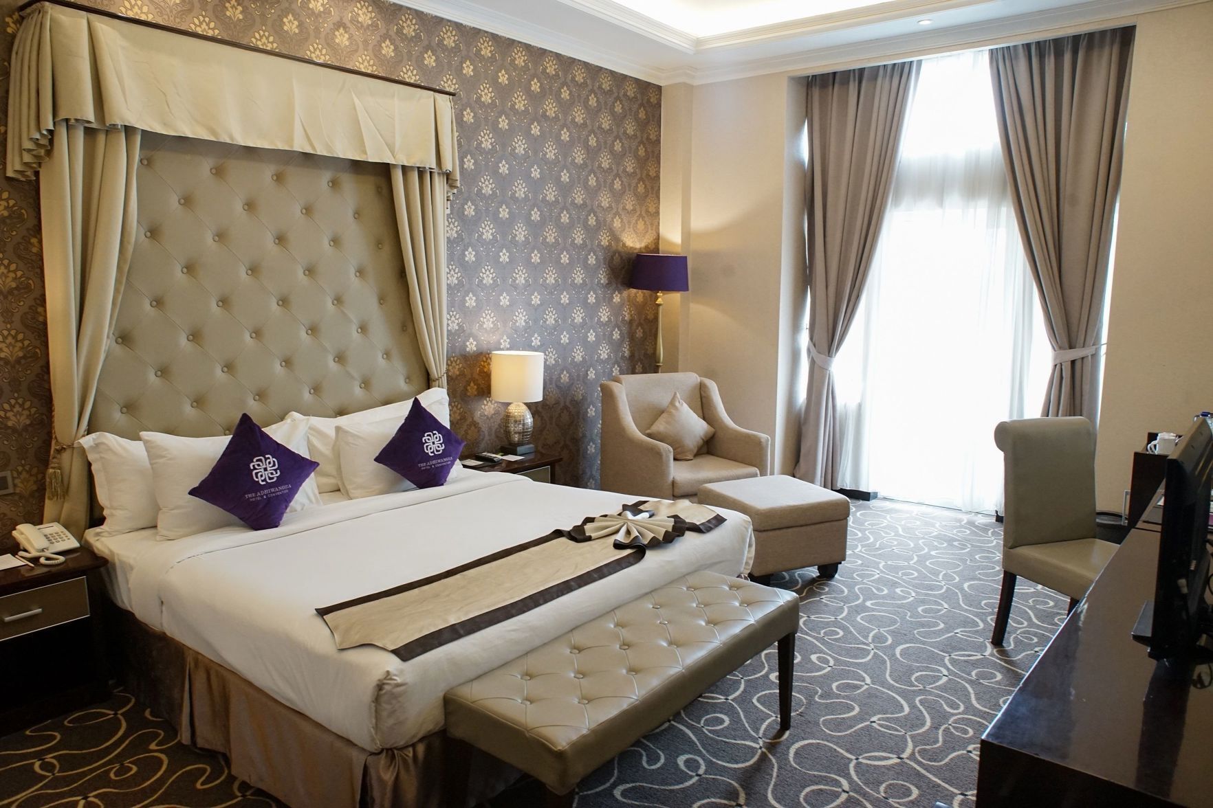 Premium bedding, free WiFi