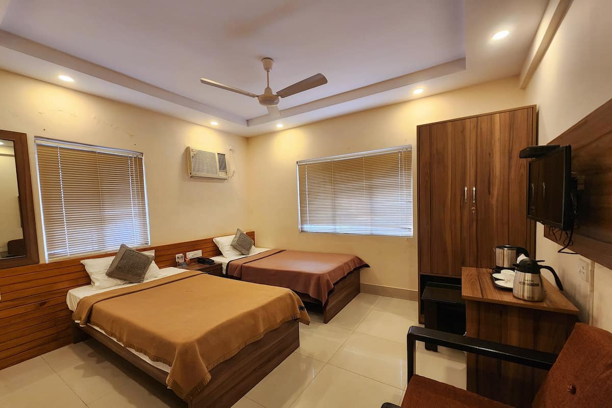 Super Deluxe Room | Premium bedding, Tempur-Pedic beds, minibar, in-room safe