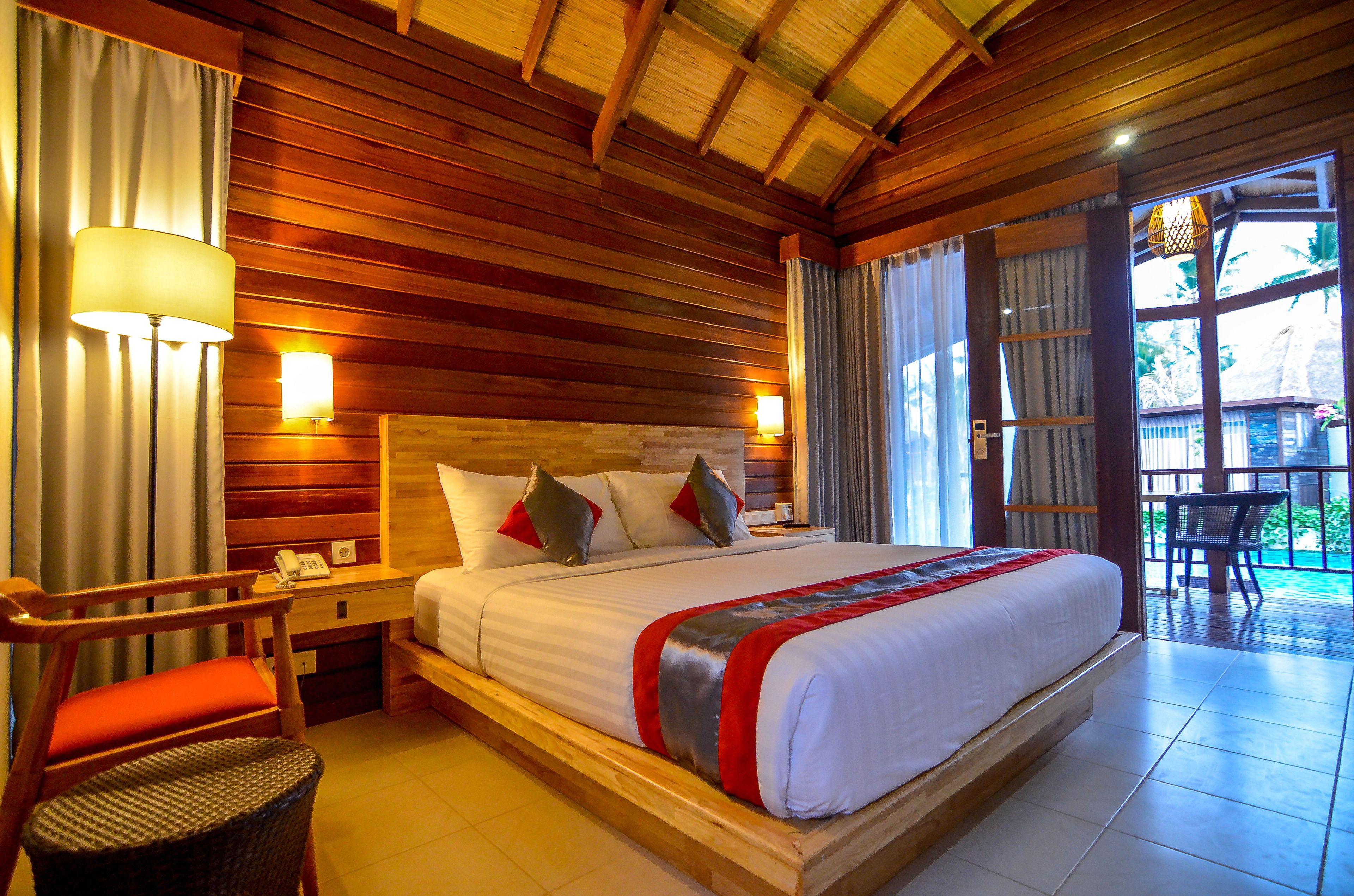 minibar, in-room safe, desk, rollaway beds