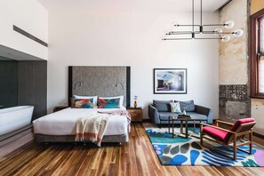 Suite (Clare) | Luxe beddengoed, donsdekens, pillowtop-bedden, een minibar