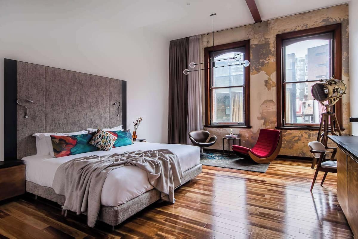 Room (Connell)