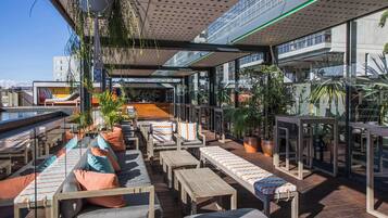 Poolside bar