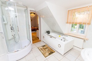 XXXComfort Double Room | Bathroom