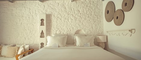 Premium bedding, minibar, in-room safe, desk