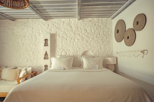 Ropa de cama de alta calidad y minibar 