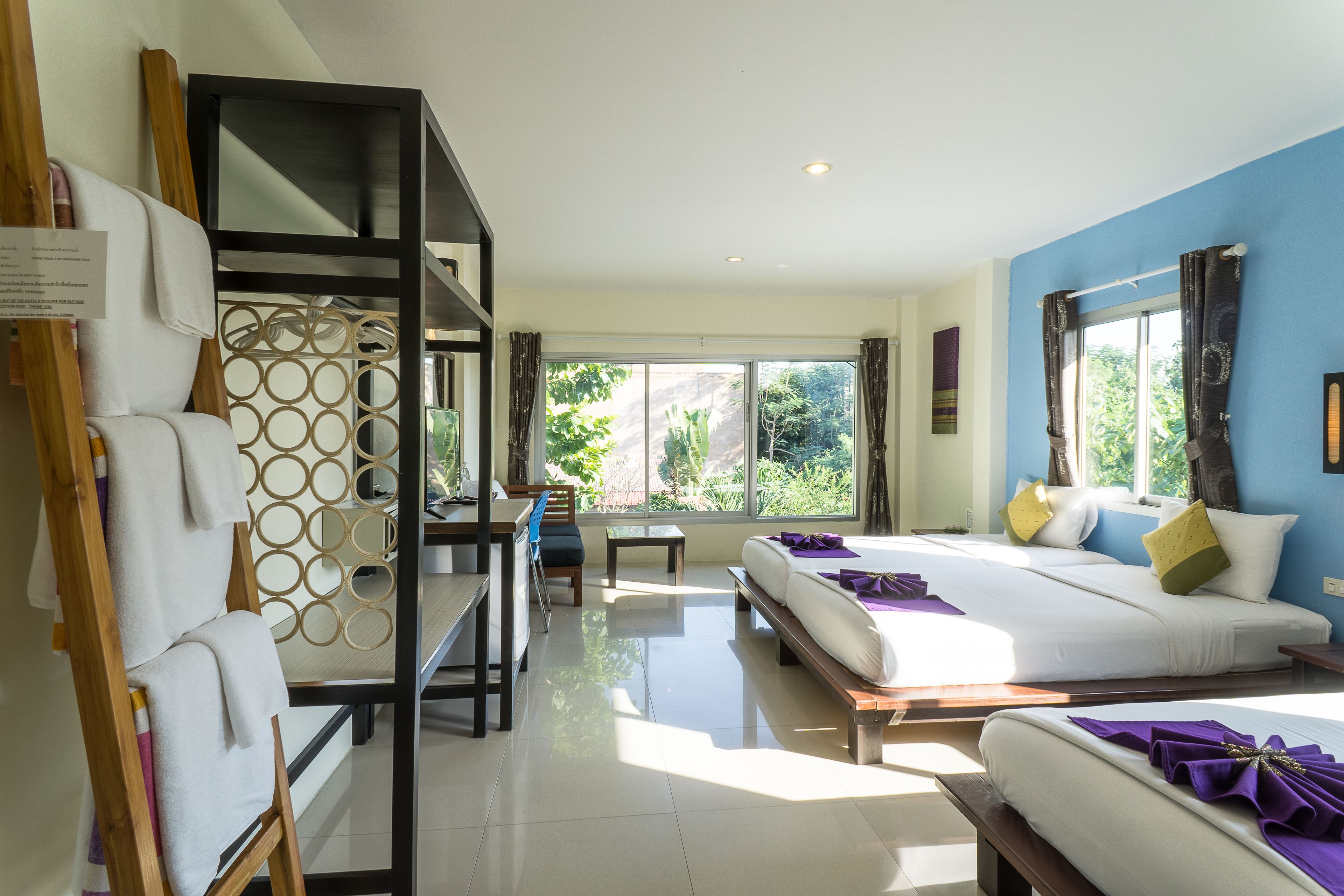 triple room | 1 bedroom, minibar, in-room safe, desk