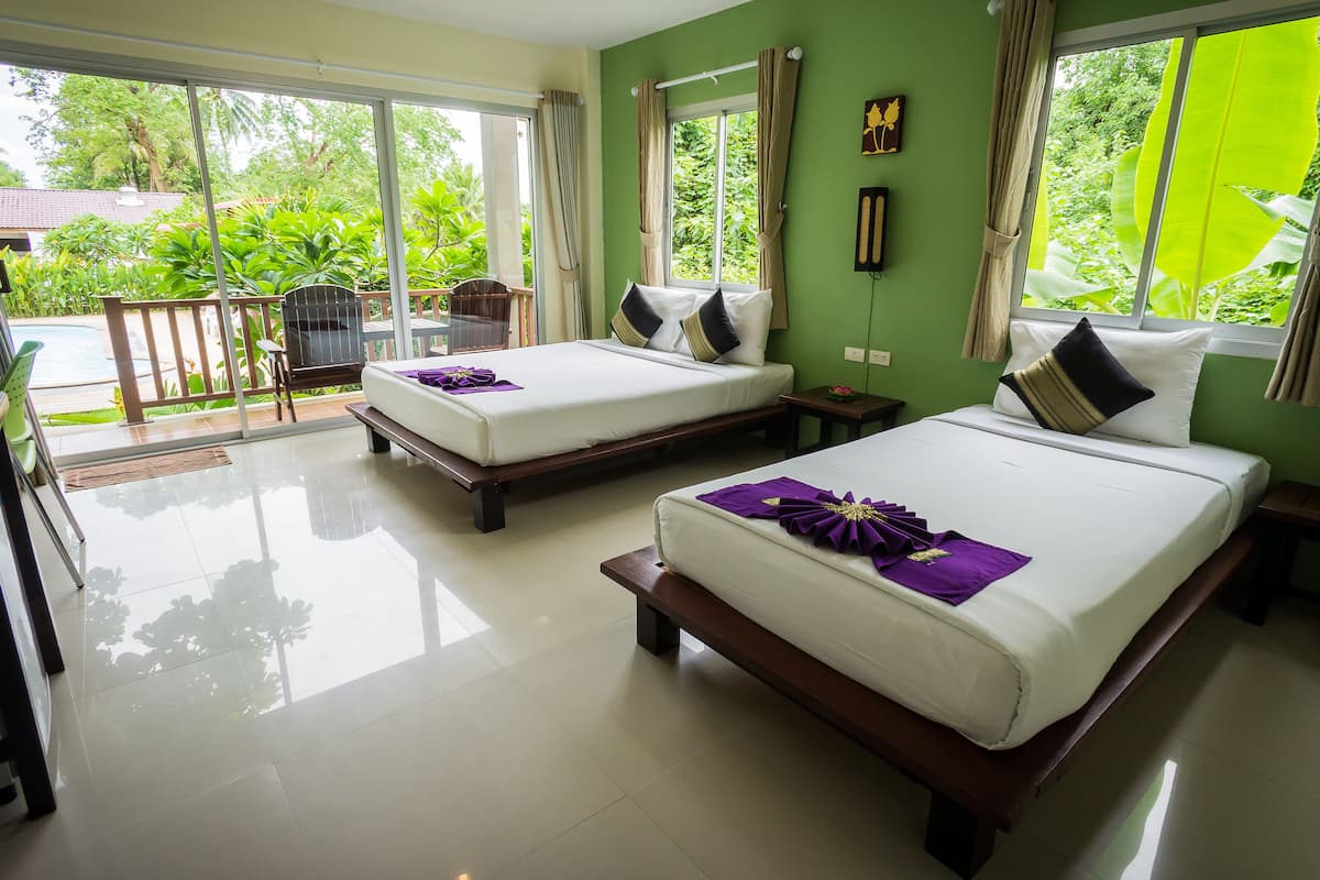 triple room | 1 bedroom, minibar, in-room safe, desk