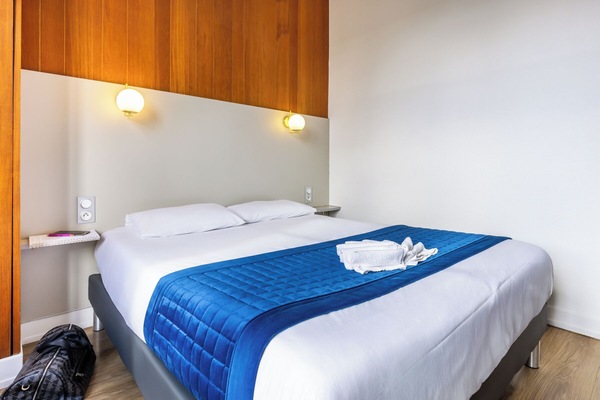 Comfort Double Room | Desk, soundproofing, free WiFi, bed sheets