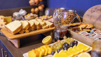 Daily buffet breakfast (EUR 11.90 per person)