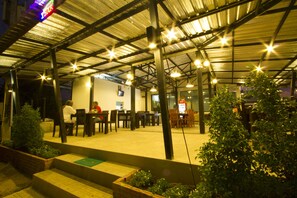 Morgunverður og hádegisverður í boði, taílensk matargerðarlist