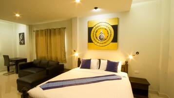 Suite (Rise Suite Room) | Minibar, desk, soundproofing, iron/ironing board
