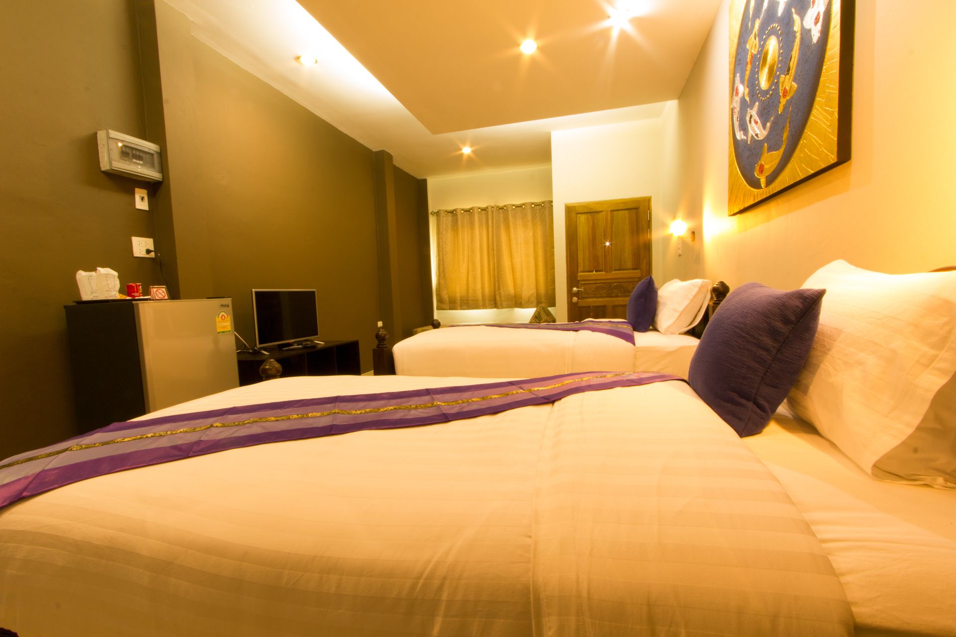 Superior Twin Room (Rise Twin Room) | Minibar, desk, soundproofing, iron/ironing board