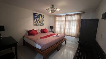 Superior Room (without car park) | Desk, rollaway beds, free WiFi