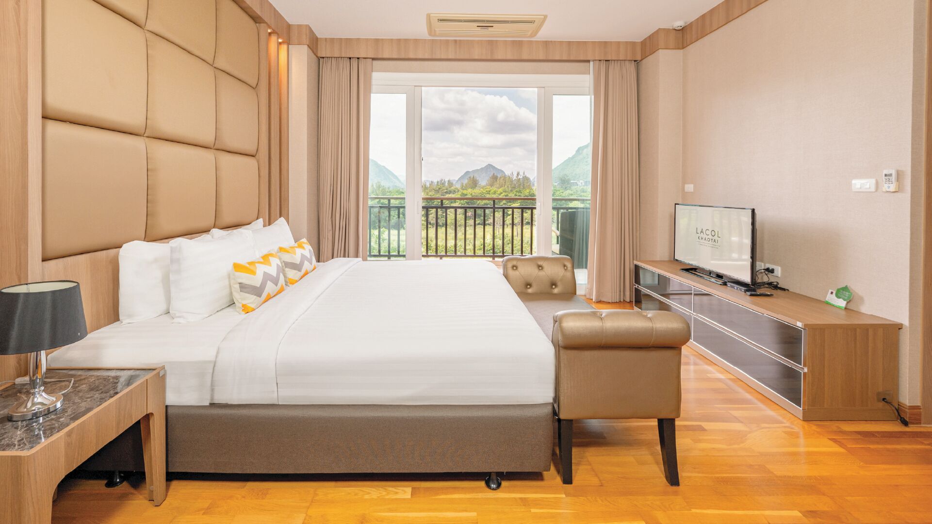 3 Bedrooms Family Suite Hillside | Free minibar items, in-room safe, desk, laptop workspace