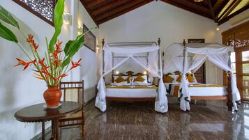 Habitación | Sábanas de algodón egipcio, ropa de cama de alta calidad y minibar